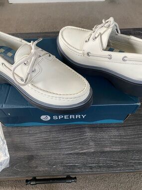 Sperry Women’s White Leather Boat Loafers.